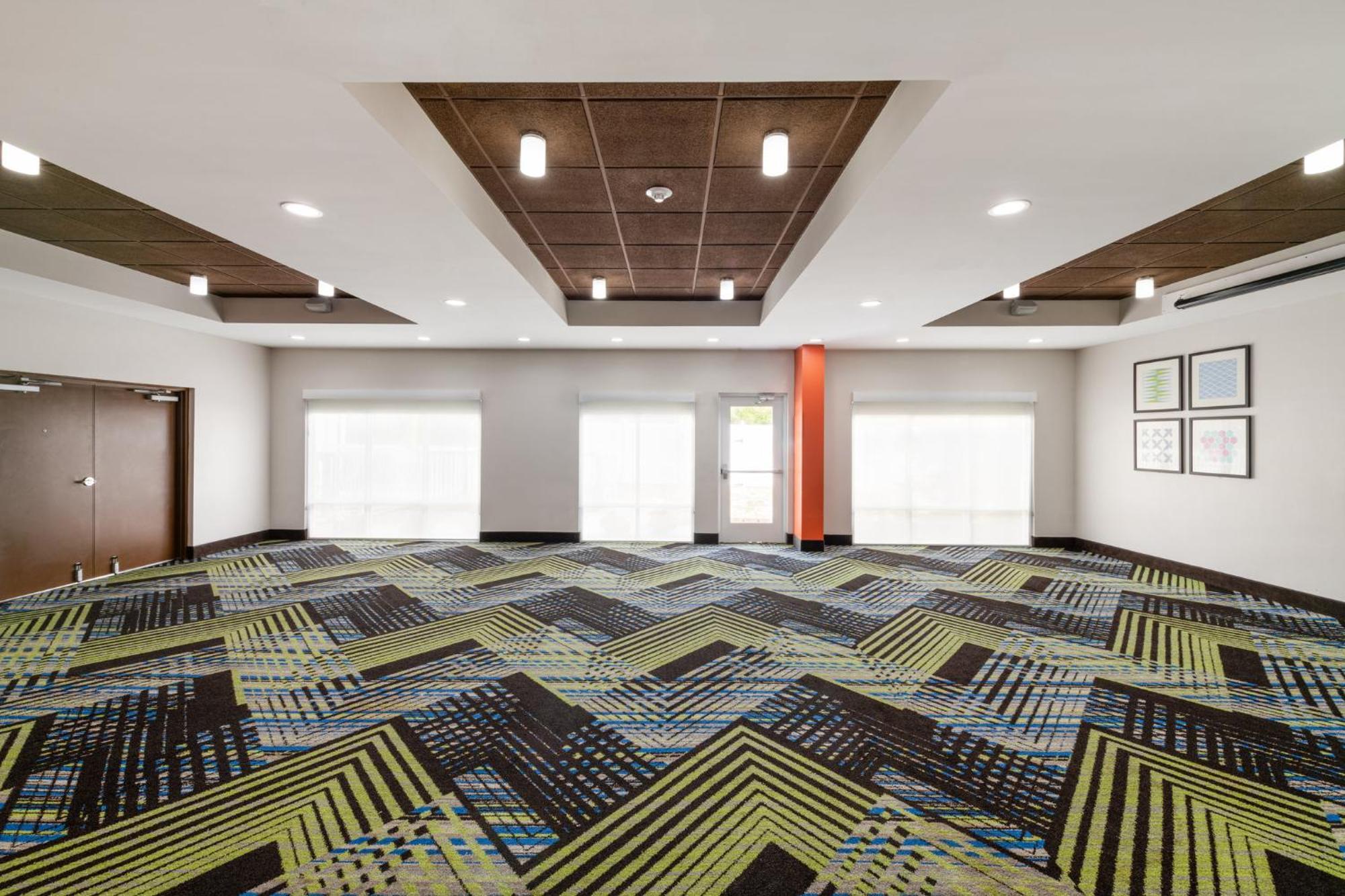 Holiday Inn Express - Spring Hill By Ihg Exterior foto