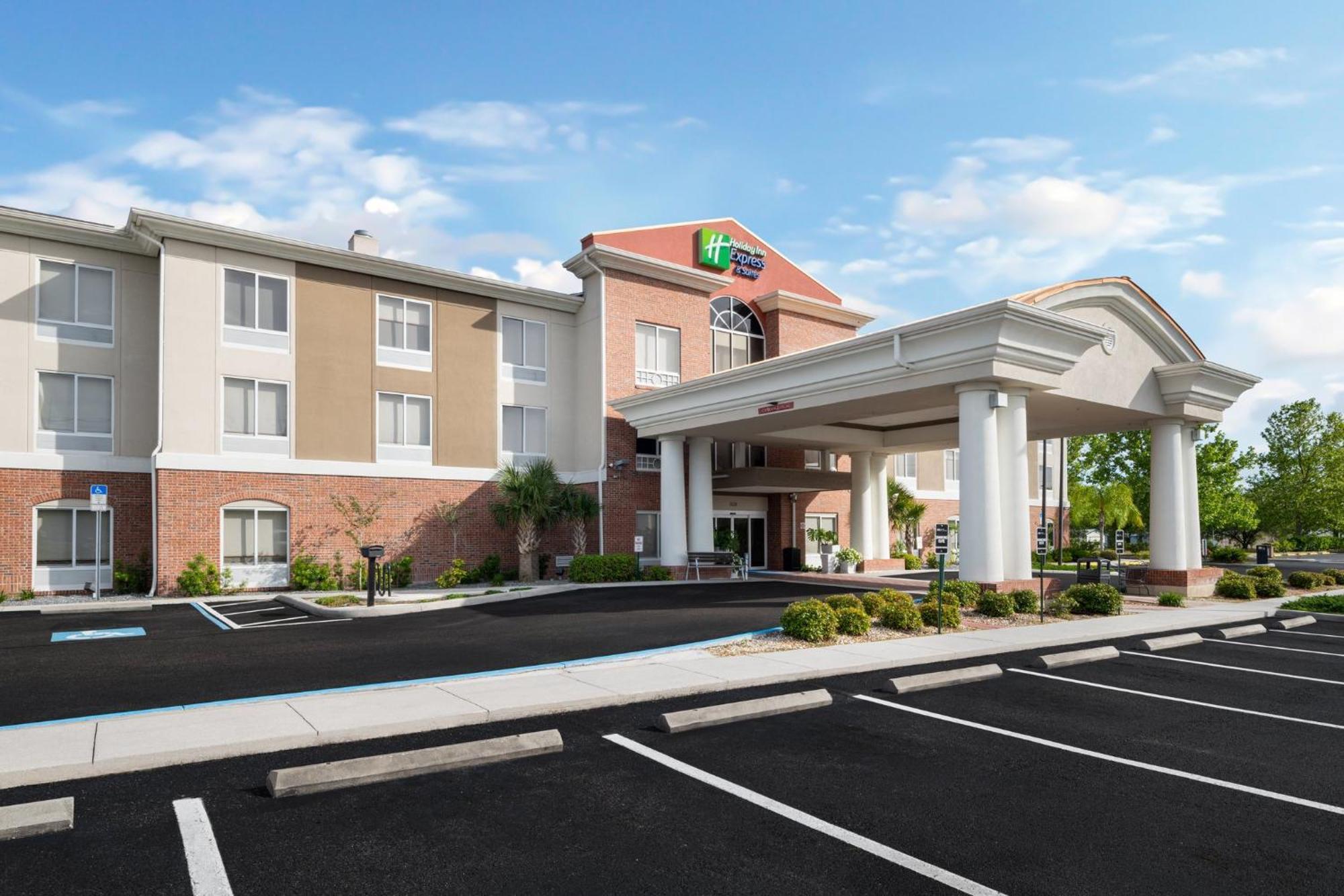 Holiday Inn Express - Spring Hill By Ihg Exterior foto